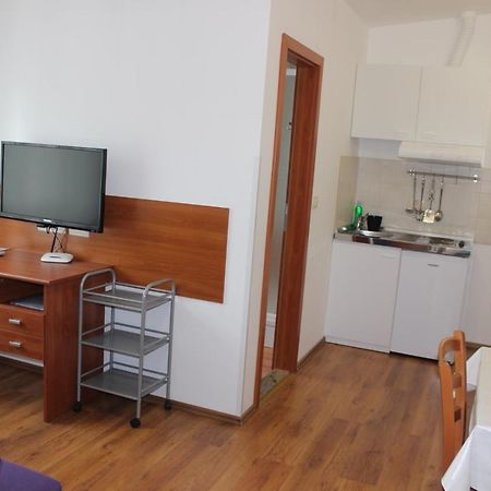 Apartments And Rooms Liburnija 오파티아 외부 사진