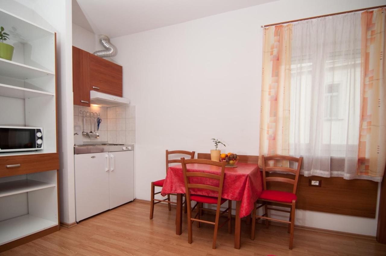Apartments And Rooms Liburnija 오파티아 외부 사진