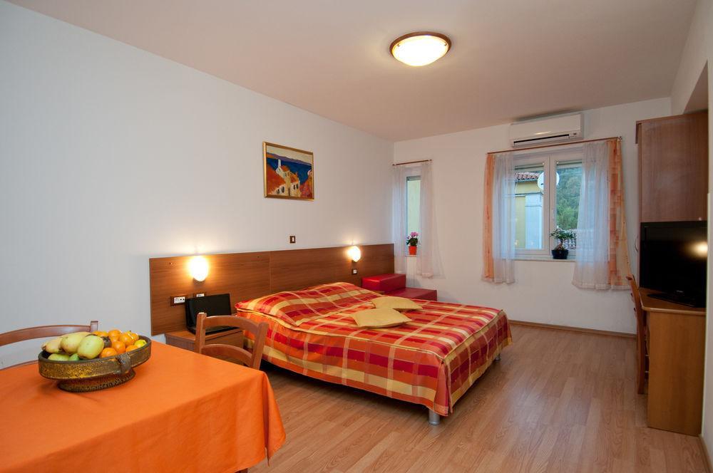 Apartments And Rooms Liburnija 오파티아 외부 사진