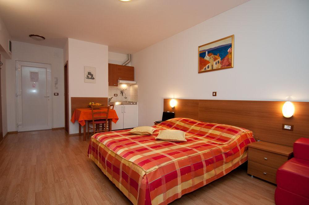 Apartments And Rooms Liburnija 오파티아 외부 사진
