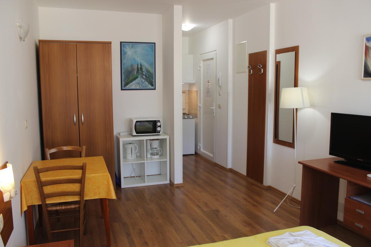 Apartments And Rooms Liburnija 오파티아 외부 사진